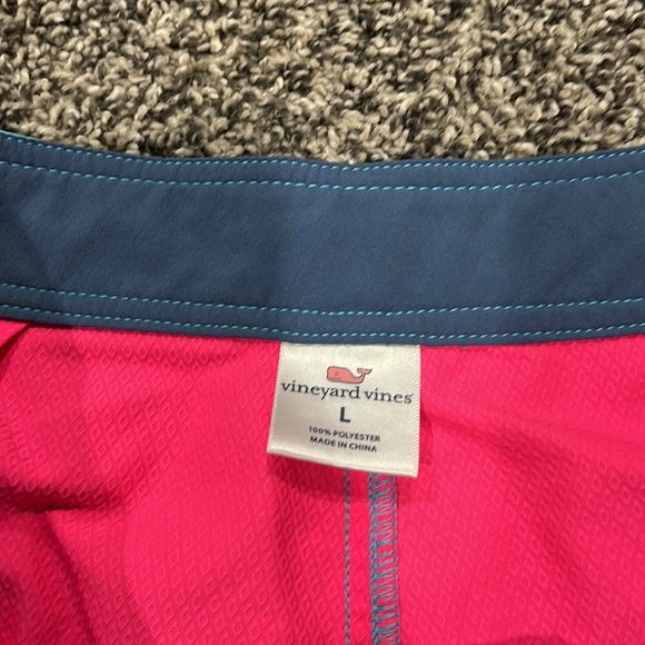 Men’s Vineyard Vines swim trunks, large, board shorts. Discount shipping - Picture 3 of 4